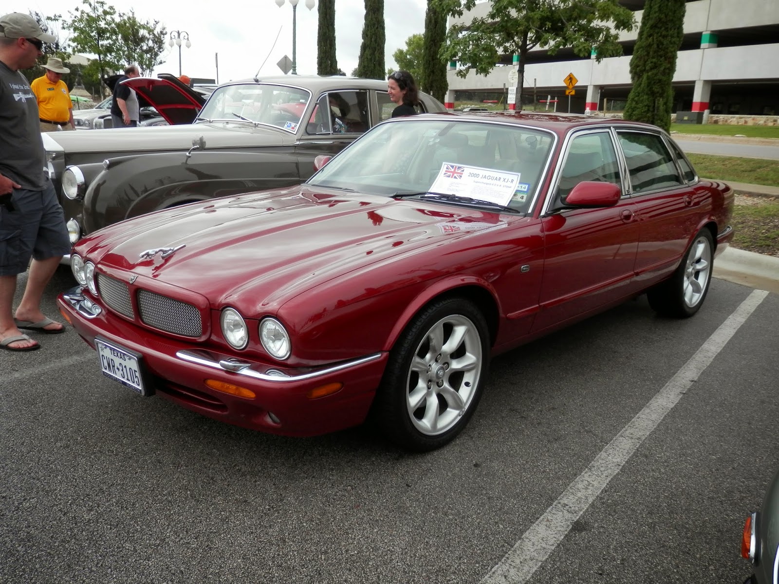 Yaguar XJ 2000