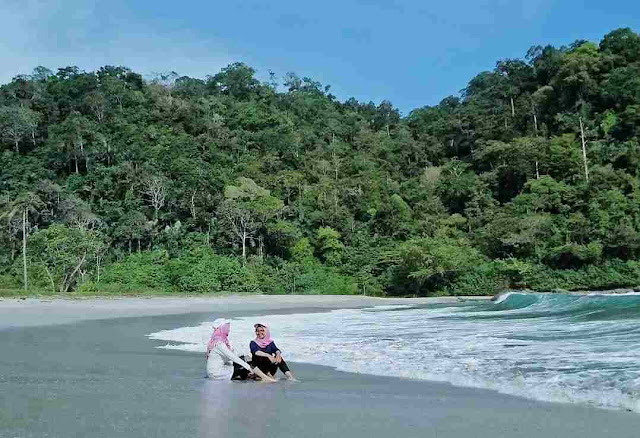 Pantai Kali Kencana Cilacap: Lokasi, Rute, dan Harga Tiket