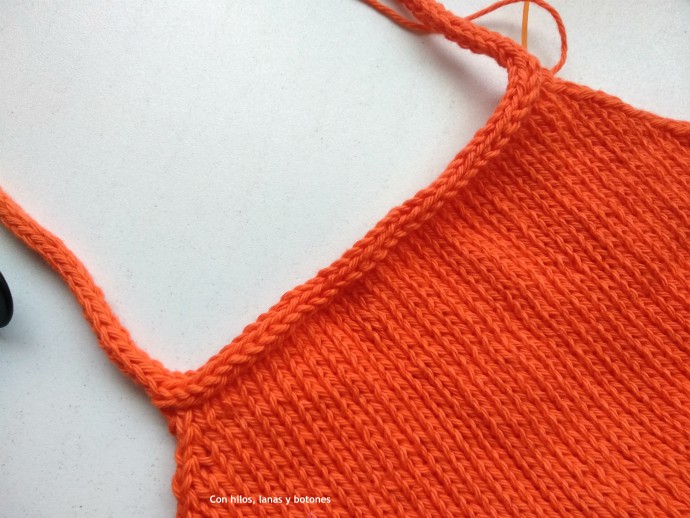 Con hilos, lanas y botones: Top Ámbar (patrón gratis)