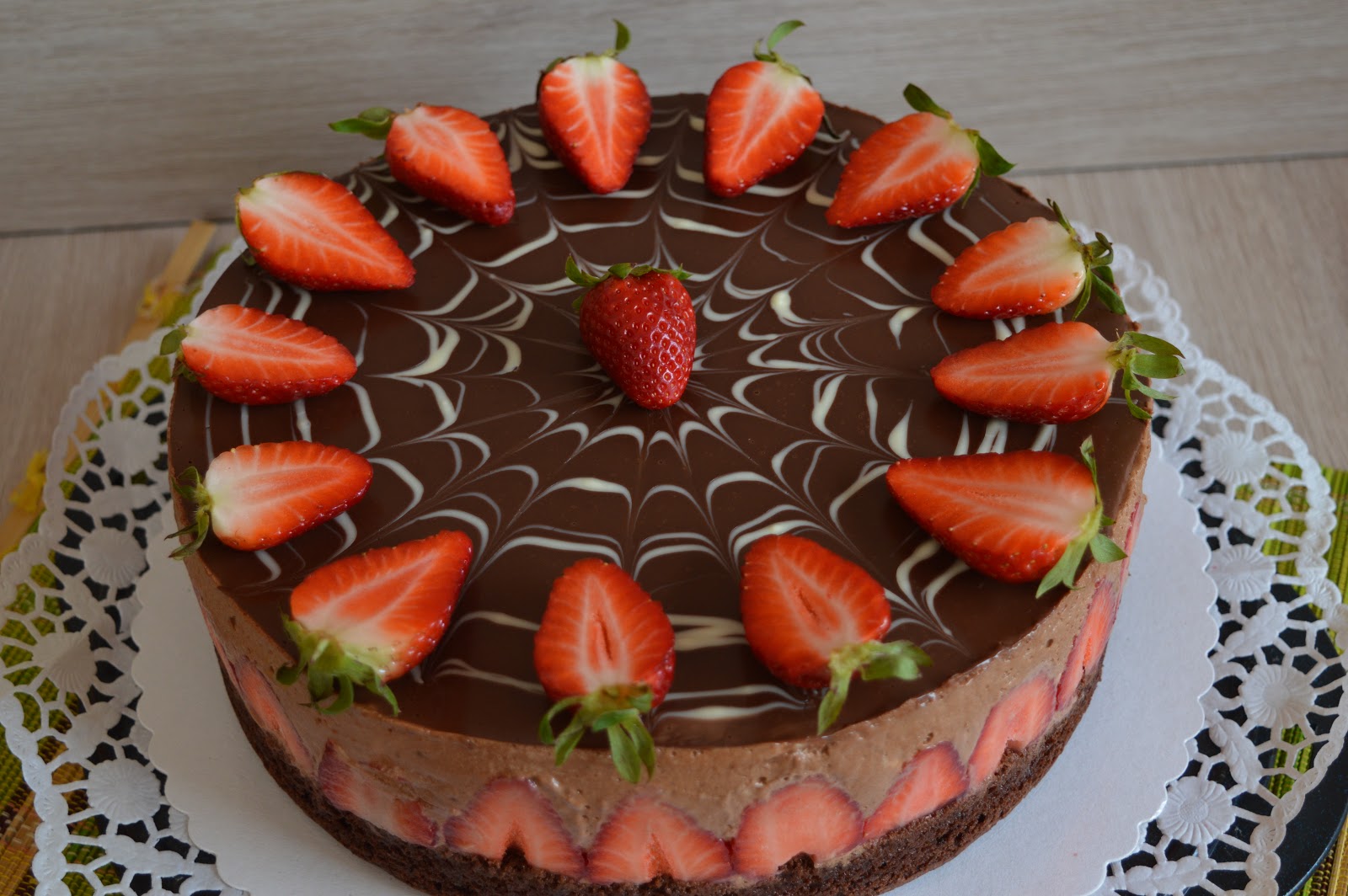 Julias zuckersüße Kuchenwelt: Schoko-Erdbeer-Mousse-Torte