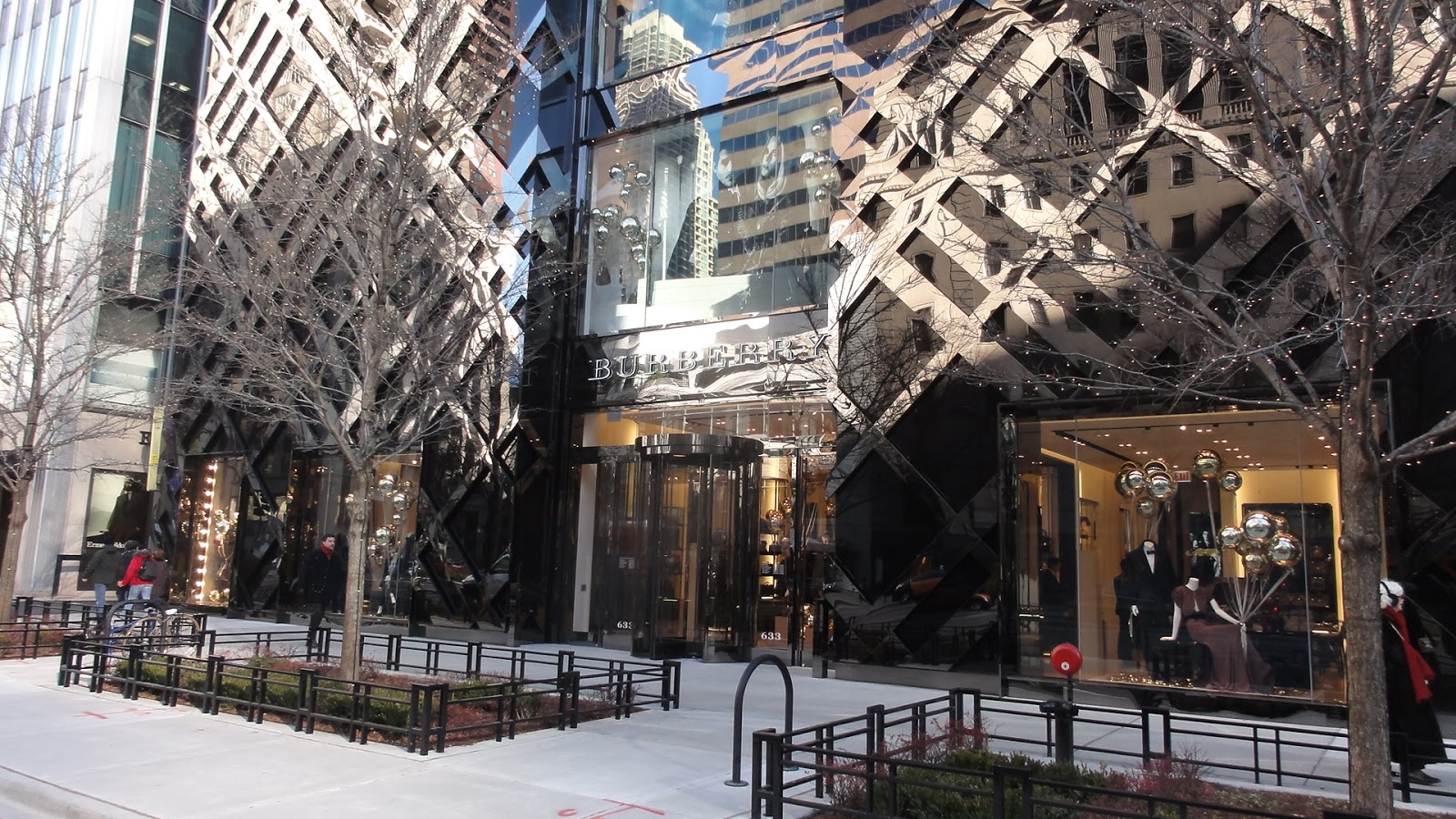 Hindsight : TFA SUPPORTS NEW BURBERRY STORE OPENING ON MICHIGAN AVENUE