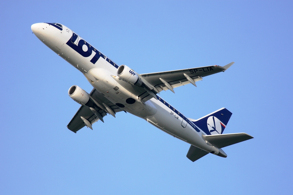 Airline Lot Polish Airlines - Flights and Information