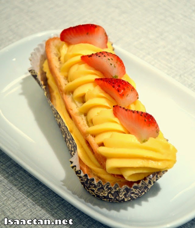 #4 Strawberry & Passionfruit Eclair - RM17