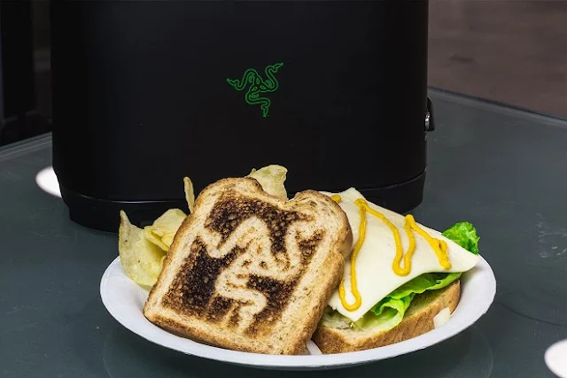 Razer Serius Membuat Pemanggang Roti - Razer Toaster