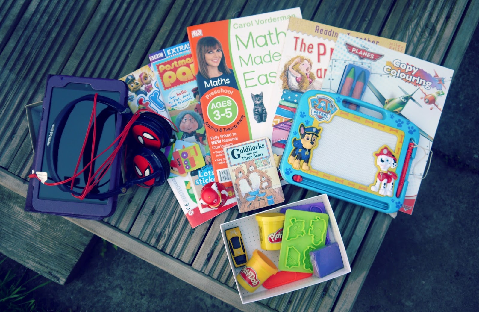 PLANE SURVIVAL KIT FOR CHILDREN