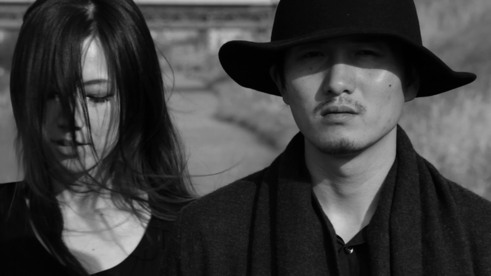 "THE RIVER BANK, THE COUPLE, THE GHOSTS" LA PRIMERA PELÍCULA DE TAKAAKI WATANABE Hikari No Hana