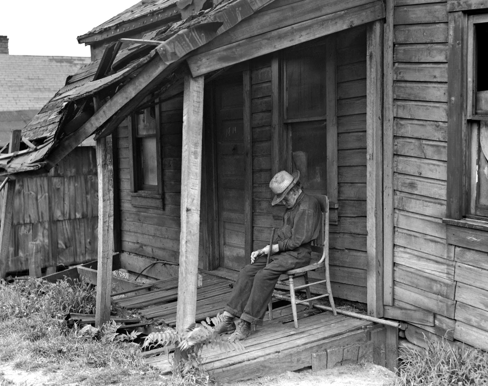 Жизнь мертвого дома. Американский фермер Великая депрессия. Фотосессия в Старом доме. Америка в 1930-е годы. Депрессивная деревня.