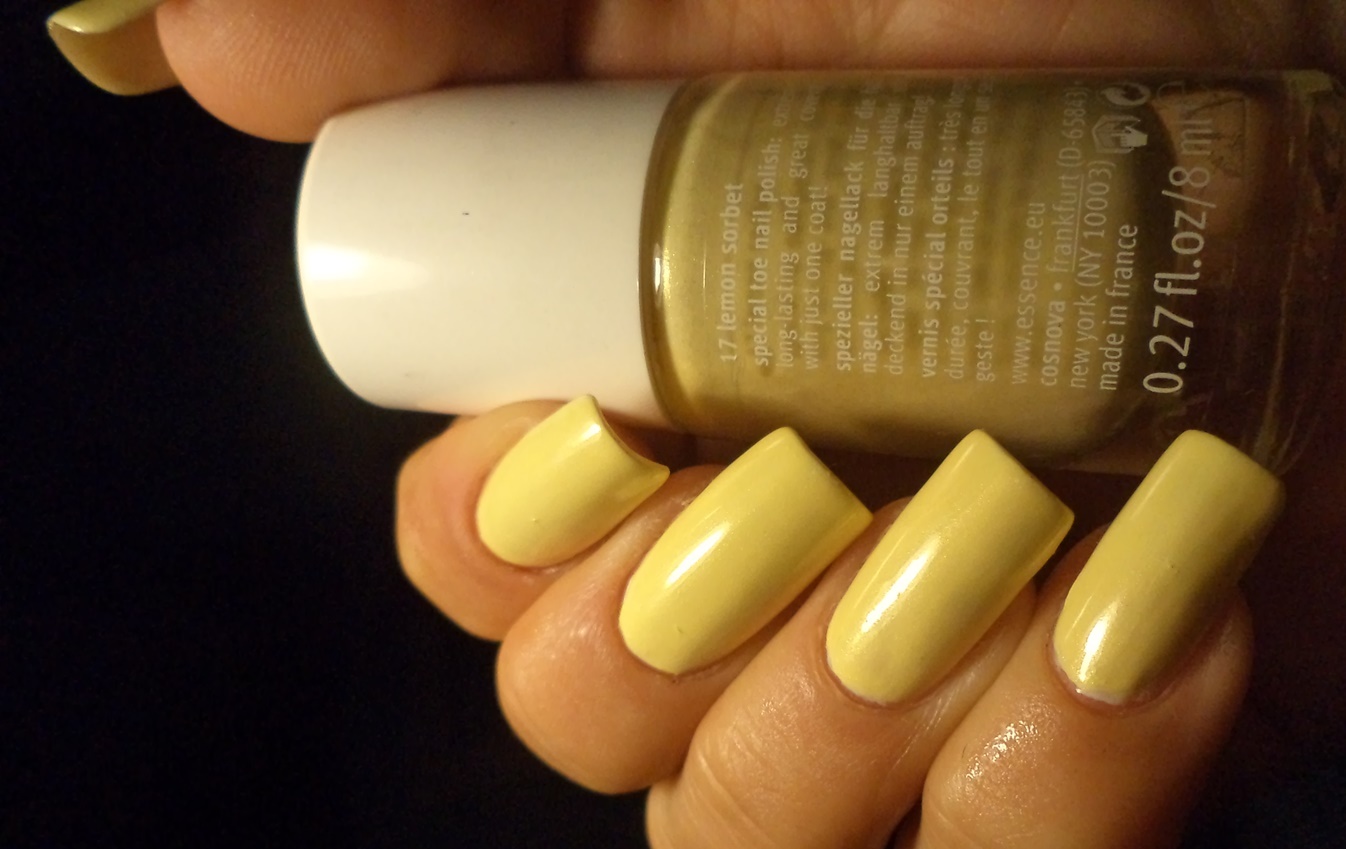 Simple Nails 2549 Sorbet Nails Pastel Yellow Essence Nail Polish