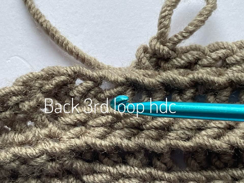 Adults Cosy Crochet Hat Pattern. FREE (Looks like Knit CROCHET stitch)