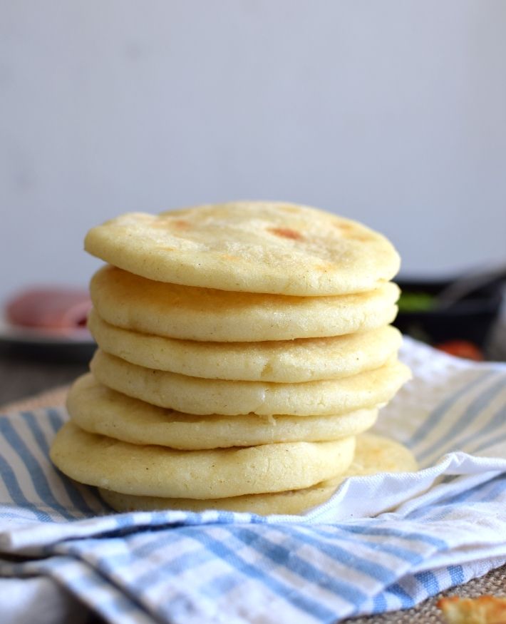 Arepas venezolanas con harina de maíz Bizcochos y Sancochos