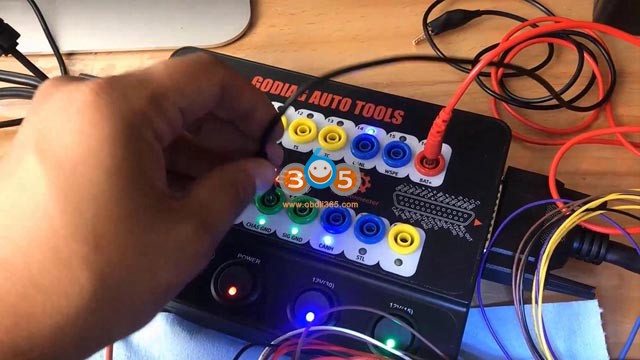 Godiag GT100 and Autel Ultra test 2005 Ford Expedition ECU on bench 24