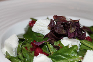 Baby Spinach with Goat cheese and red berries