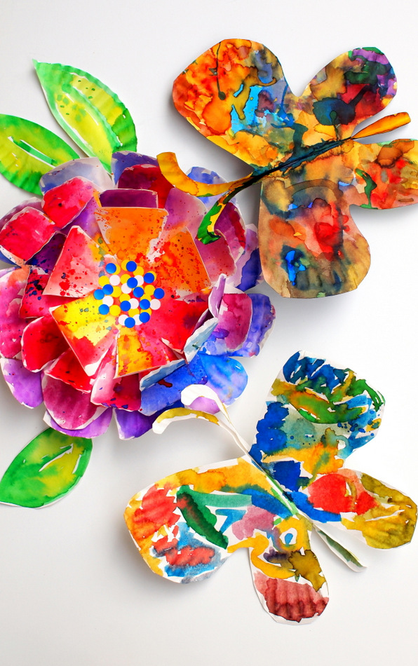 how to make beautiful, fluttering, paper plate with kids- great kids art project!