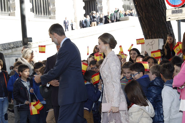 Queen Letizia visited Portugal, Letizia wore Felipe Varela coat dress, Magrit pumps, Prada Clutch bag, Tous diamond earrings