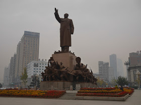 Mao Zedong statue at Zhongshan Square in Shenyang, China