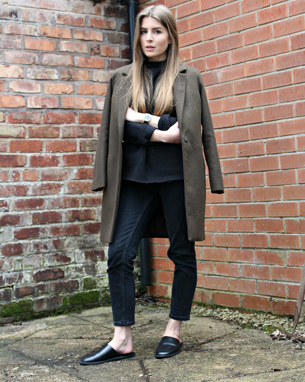 Outfit: Khaki Coat and Slipper Shoes | Style Trunk