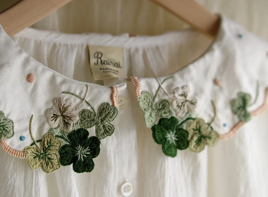 Mẫu thêu cổ áo đẹp - Hình 15