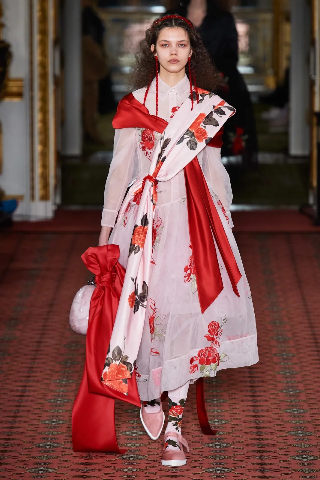 Simone Rocha Fall 2020 London Fashion Week Fashion Show | Cool Chic