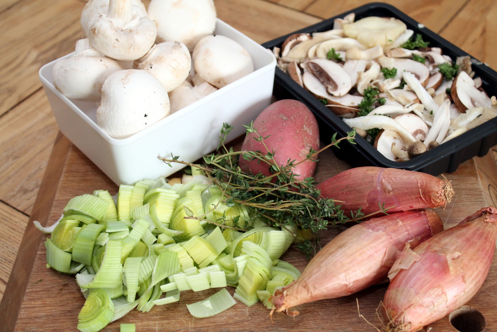 Serena's Medium Rare: Low Fat Mushroom & Thyme Soup