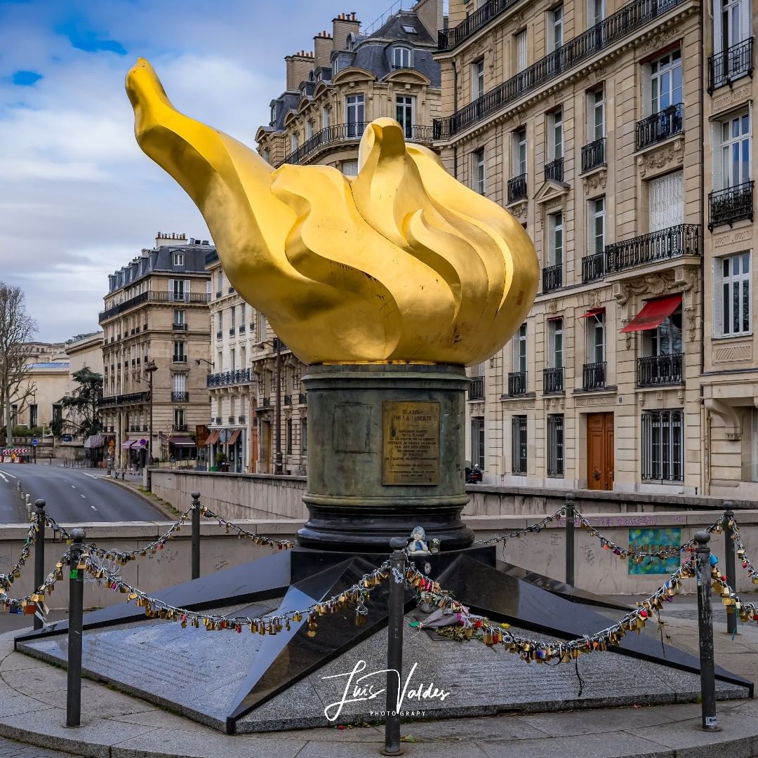 Flame of Liberty wisata favorit paris