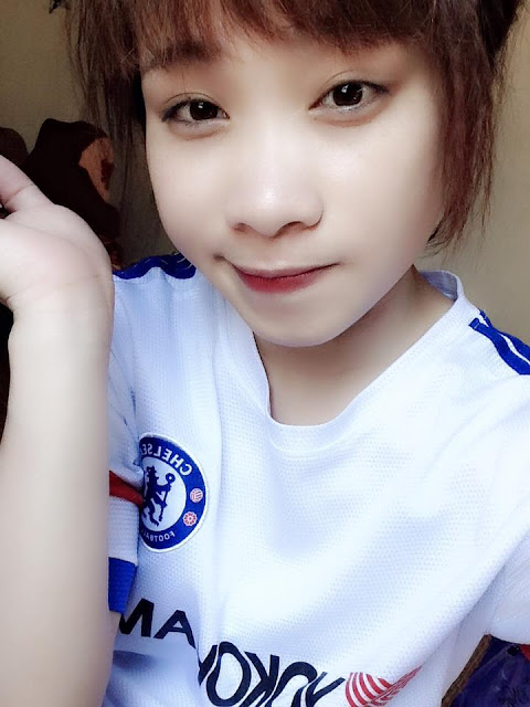 Ảnh hot girl fan nữ Chelsea xinh đẹp nhìn là muốn...