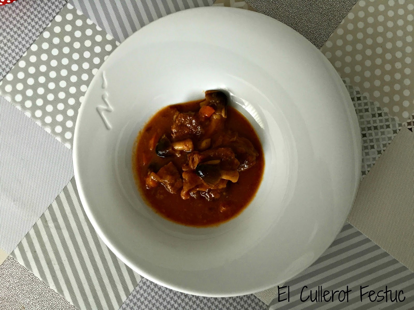 EL CULLEROT FESTUC JARRET DE VEDELLA AMB BOLETS