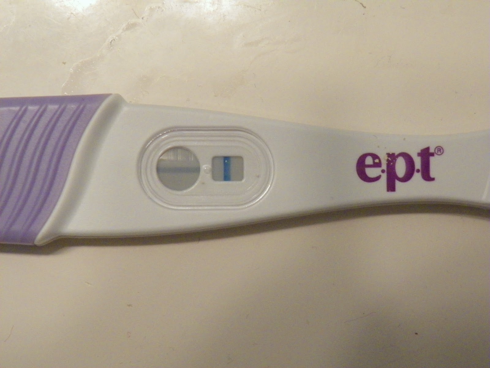 Электронный тест 2 класса. Цифровой тест на беременность многоразовый. Эдекьронные тест на беременность. Положительный тест на беременность электронный. Электронный тест одноразовый?.