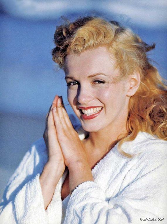 ♥ Beauty And The Best ♥: ♥ - Marilyn Monroe Exclusive Beach Photoshoot - ♥