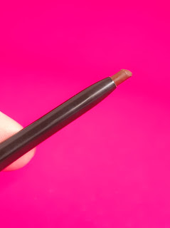 Delineador Retrátil para Sobramcelhas Brow Styler Avon  Castanho resenha dicas da tia ponta