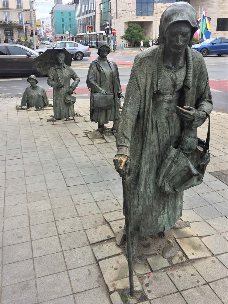 Monumento del passante anonimo Breslavia