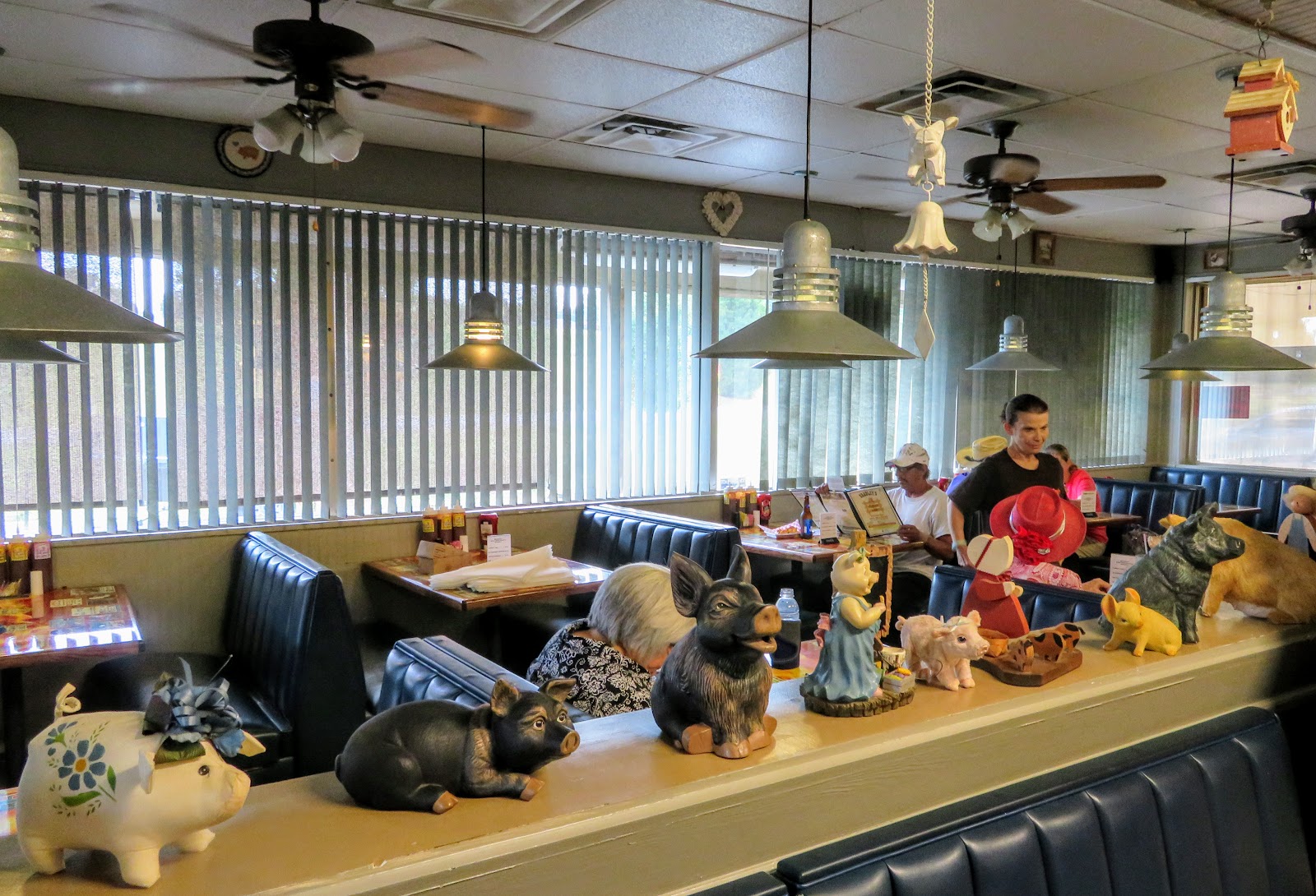 Big Daddy Dave A Restaurant in Sweetwater Tennessee plus a Breakfast