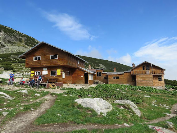 Schronisko Musala Hut (2389 m n.p.m.). Schronisko Musala Hut (2389 m n.p.m.).