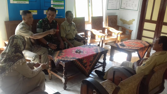 Babinsa berkordinasi kepada perangkat desa untuk adakan himbauan kepada masyarakat tentang virus Corona