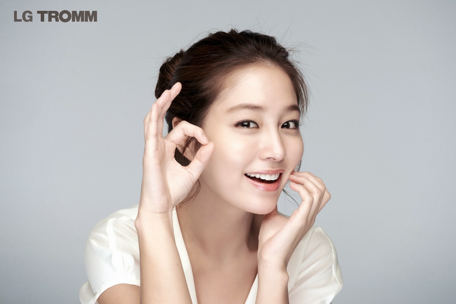 Cute Korean Actress Jung So Min Wallpapers - Everything 4u