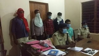 गुप्त सूचना के आधार पर कवैया पुलिस ने वाहन चेकिंग के दौरान, हथियार के साथ चार शातिर को किया गिरफतार गुप्त सूचना के आधार पर कवैया पुलिस ने वाहन चेकिंग के दौरान, हथियार के साथ चार शातिर को किया गिरफतार