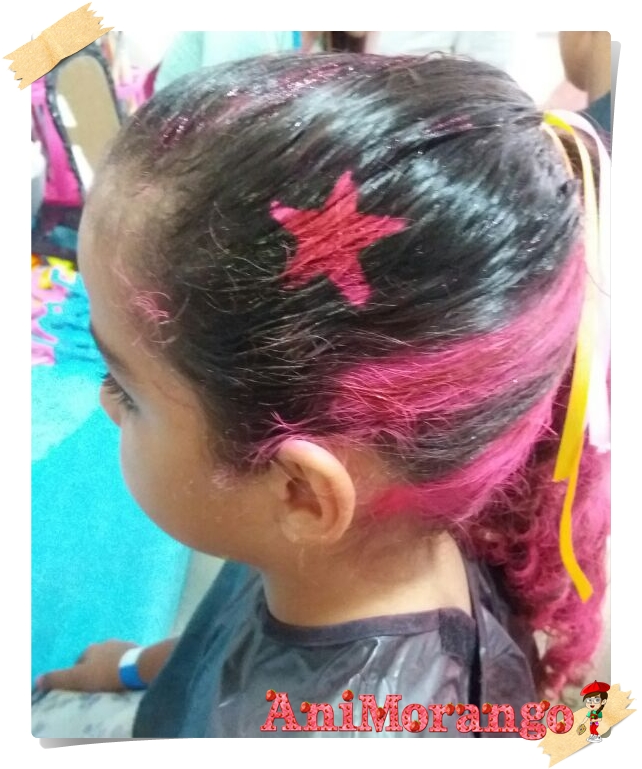 Tranças, sprays coloridos e cabelos estilosos para a criançada na sua festa infantil
