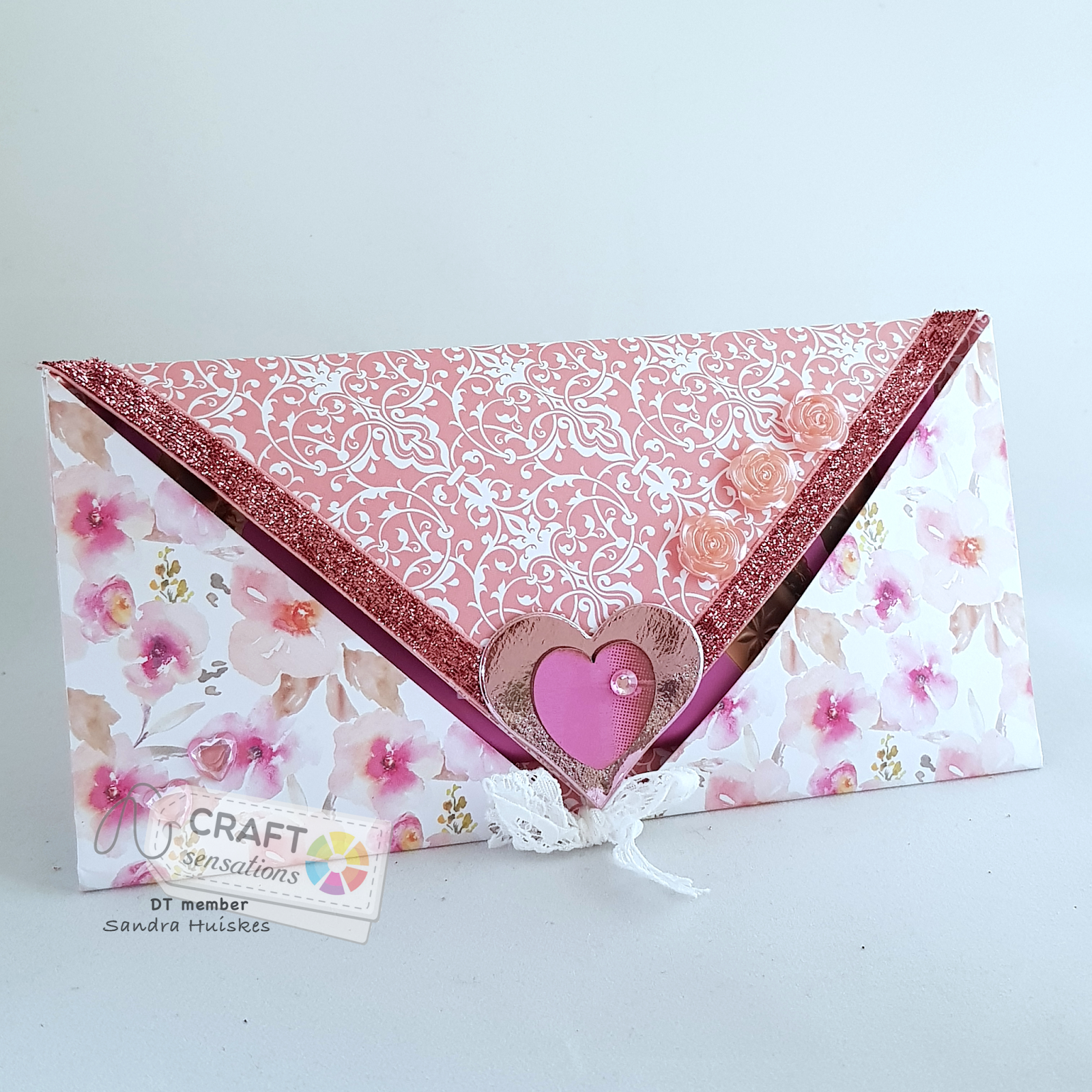 Craft Sensations: Cadeau enveloppen - maak op die oude paperpads!