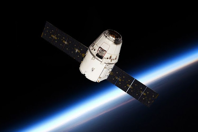 سبيس إكس قد تطلق المهمة الأولى لطاقم محطة الفضاء الدولية في مايو
