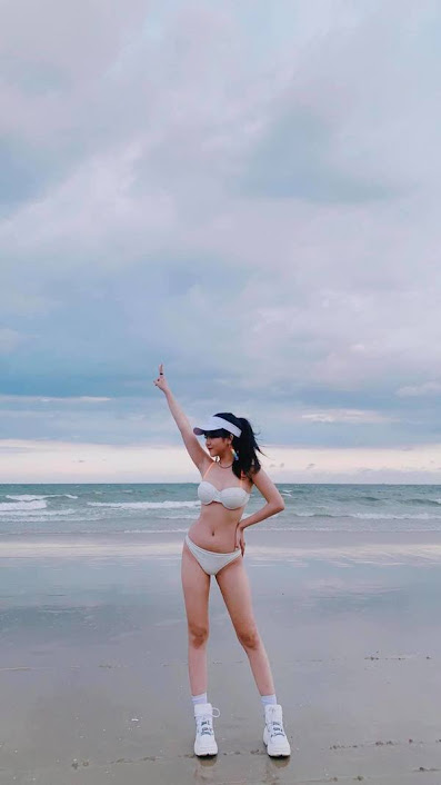 Reency Ngô lộ clip nóng ảnh sexy
