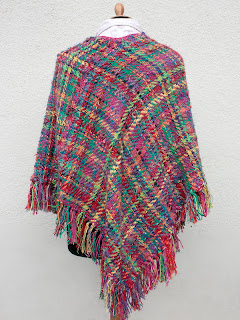 rRradionica: Handwoven poncho and shawls