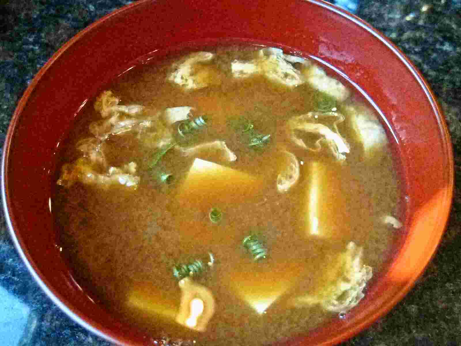 Recipes for Tom Tofu to age no aka dashi / aka miso soup with tofu and
