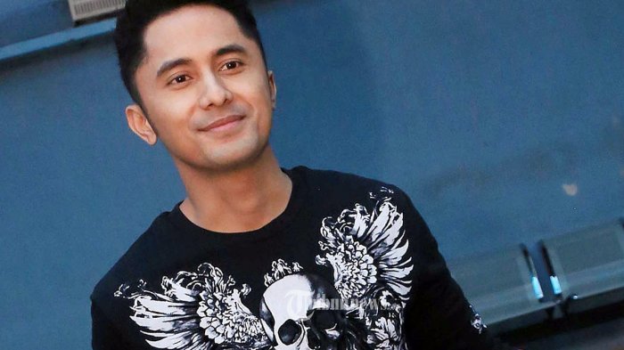 Profil dan Biodata Hengky Kurniawan - Biodata Artis Terbaru Terlengkap