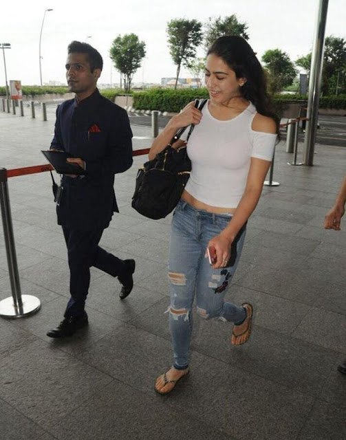 Bollywood Actress Sara Ali Khan Spotted At Airport 148