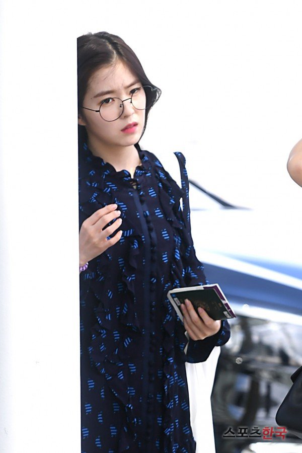Irene 'Red Velvet' saat di bandara