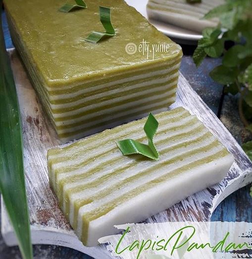 Cara Membuat Kue Lapis Pandan Enak Jalan dan Makan