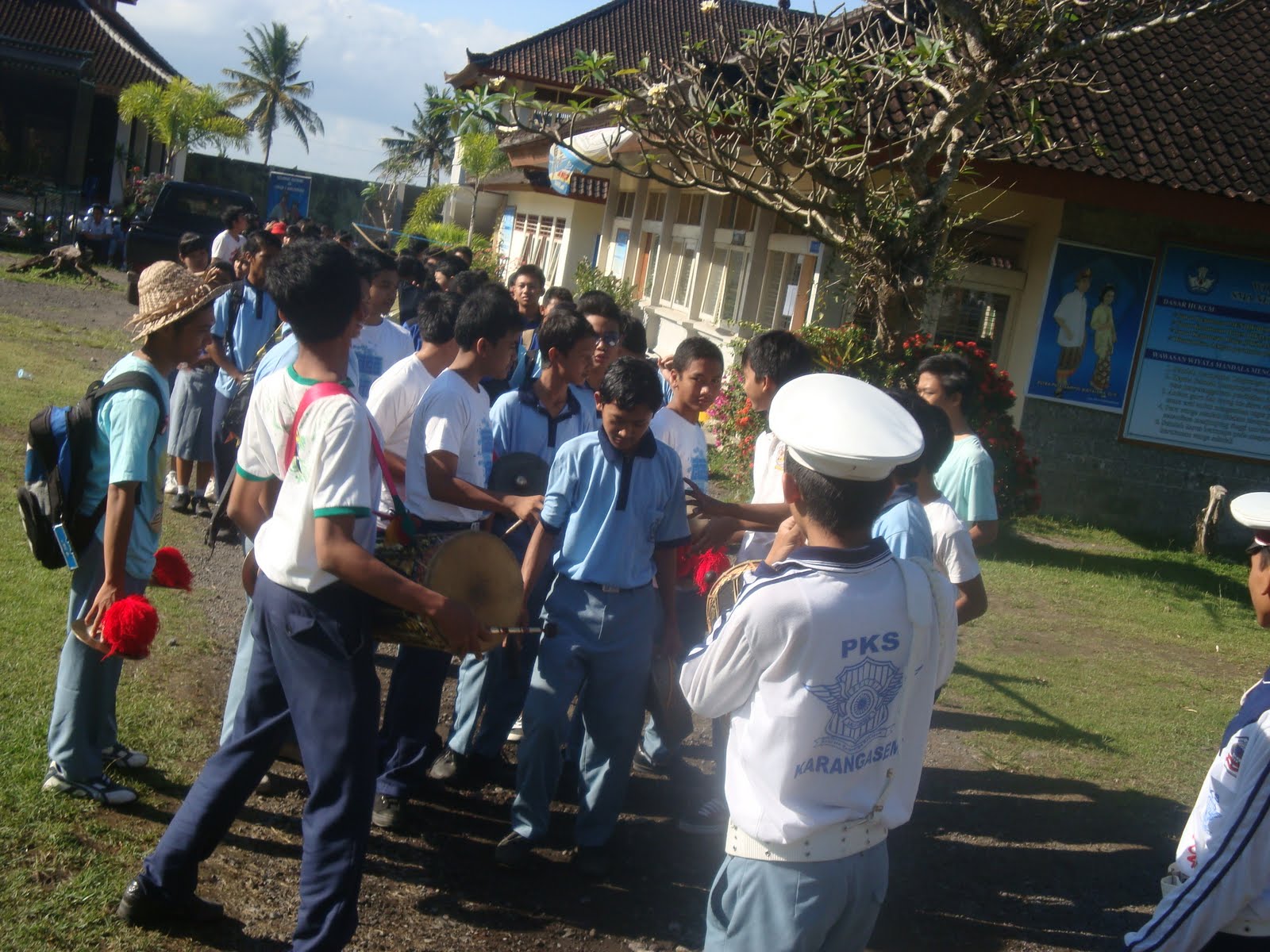 OSIS DAN MPK Kreativitas Siswa SMANDA Dalam Lomba Antar Kelas