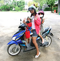 Familiy travel with the scooter in the south
