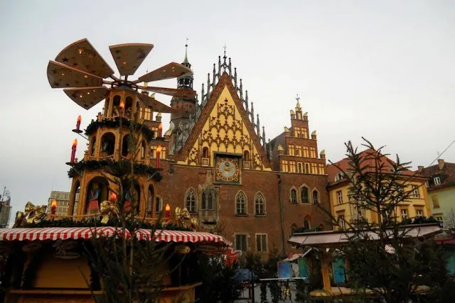 Things to do in Wroclaw in winter: visit the Wroclaw Christmas Market