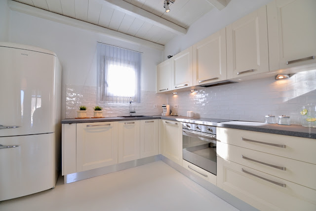 Casa minimalista mas super confortável Mykonos. Achados de Decoração