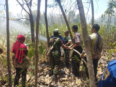 SEPEDA MOTOR MENDADAK MELEDAK PICU KEBAKARAN HEBAT DI GESI SRAGEN. HITUNGAN MENIT, SATU HEKTARE LUDES